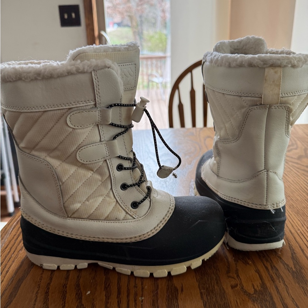 Target Cream and Black Thermolite Boots